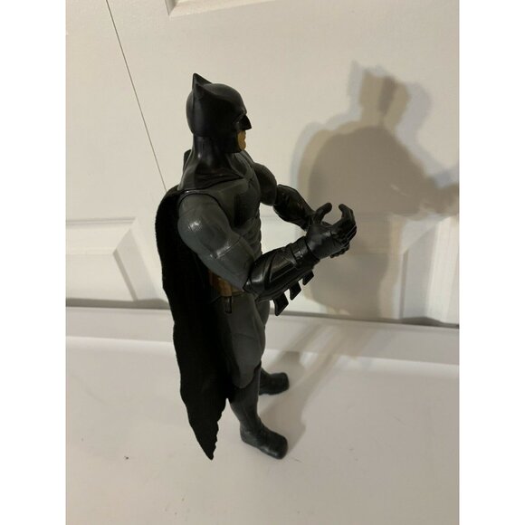 DC Comics‎ Batman 12" Action Figure Toy Bendable With Fabric Cape - Picture 3 of 6